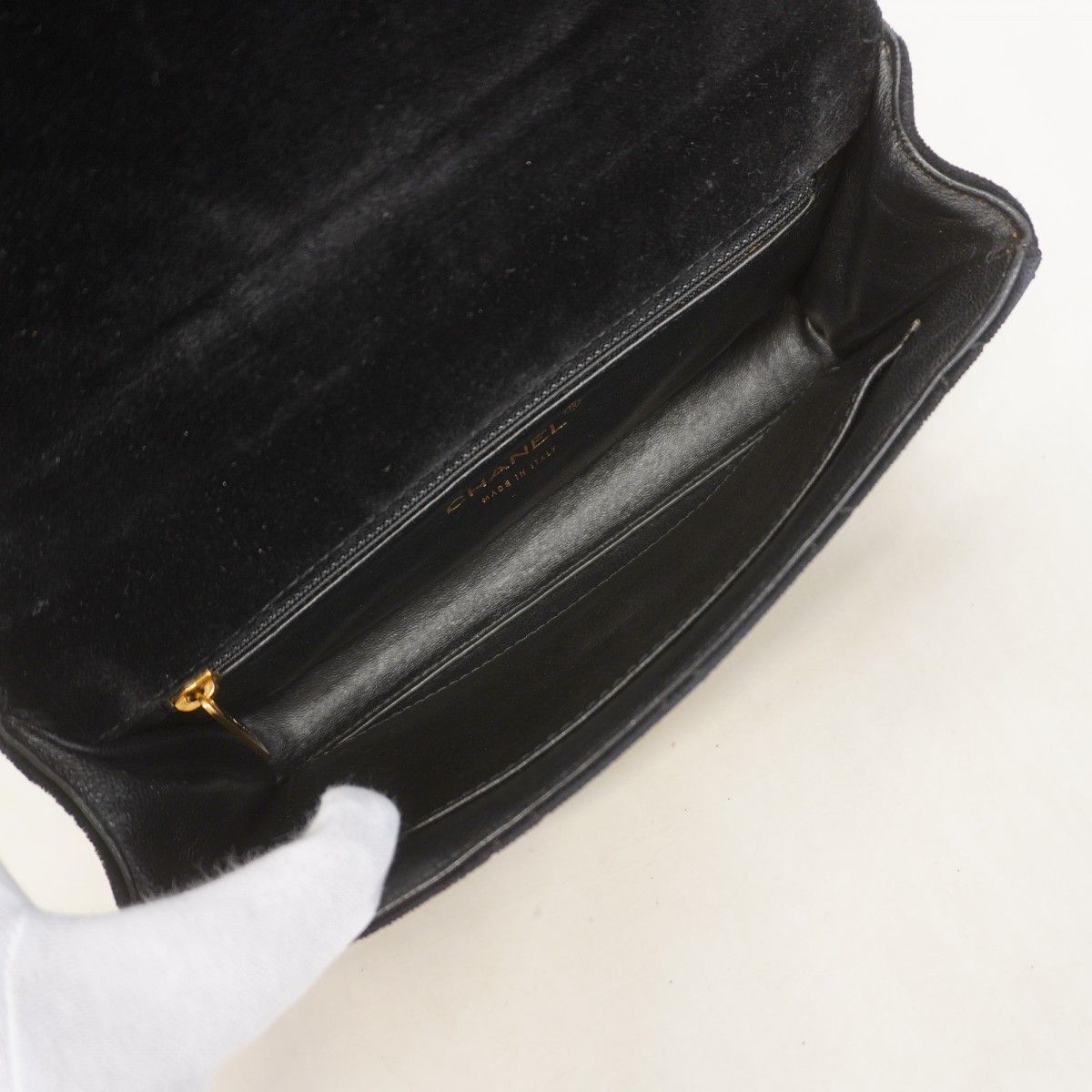 Chanel Handbag Quilted Velour Black Gold — view 4