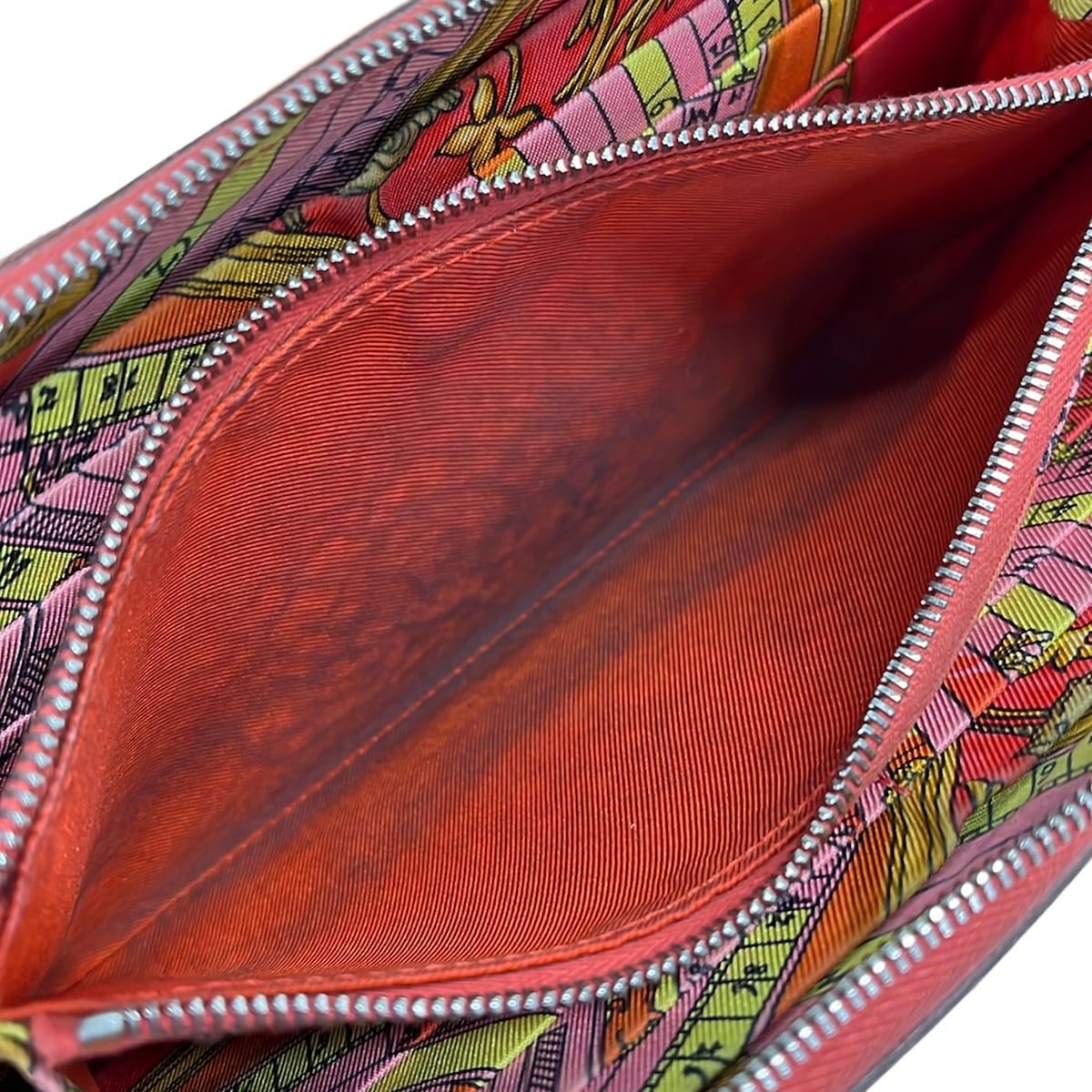Hermes Wallet Azap Long Silk in Pink Zip Around — view 4