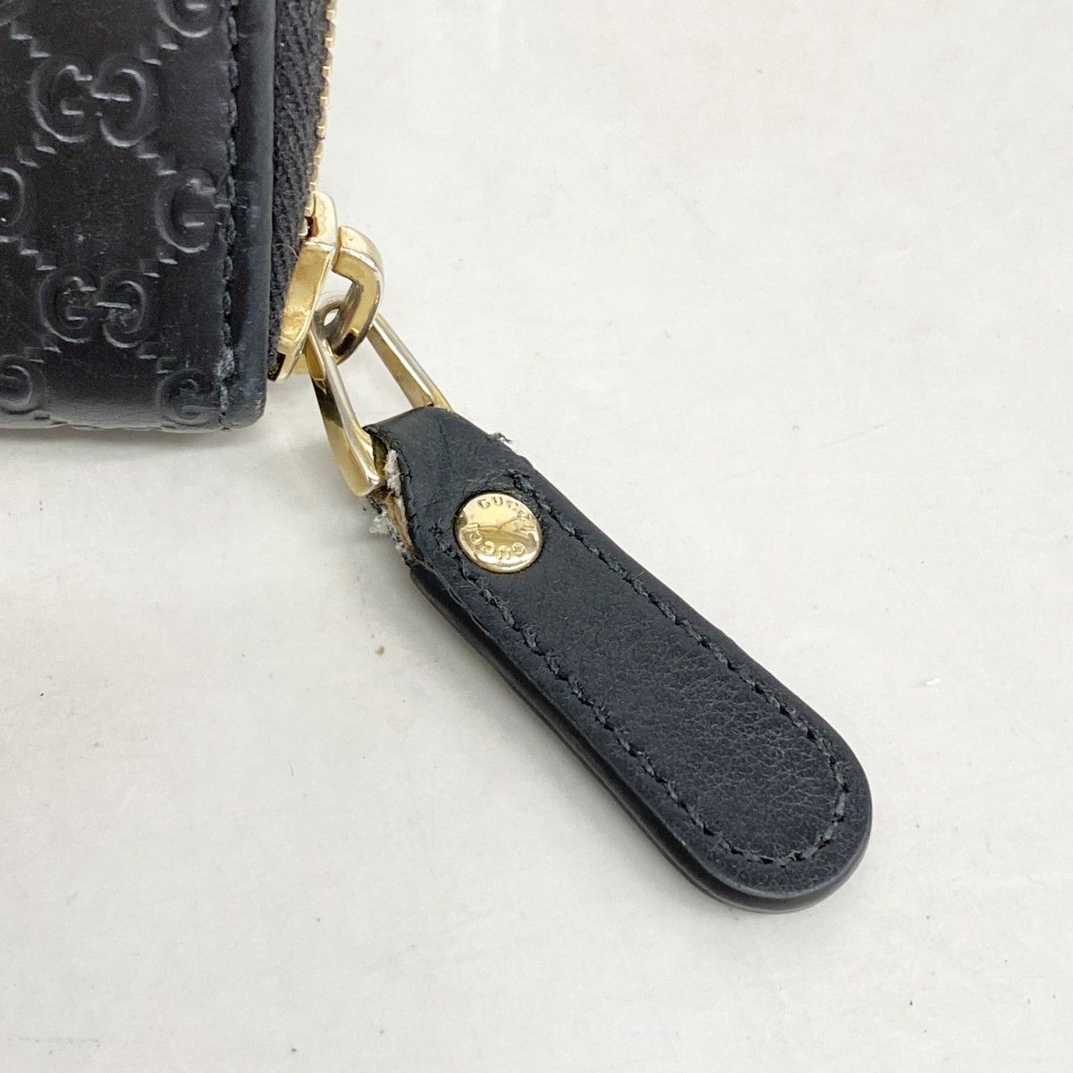 Gucci Coin Case Micro Guccissima Leather Black Champagne Gold — view 5