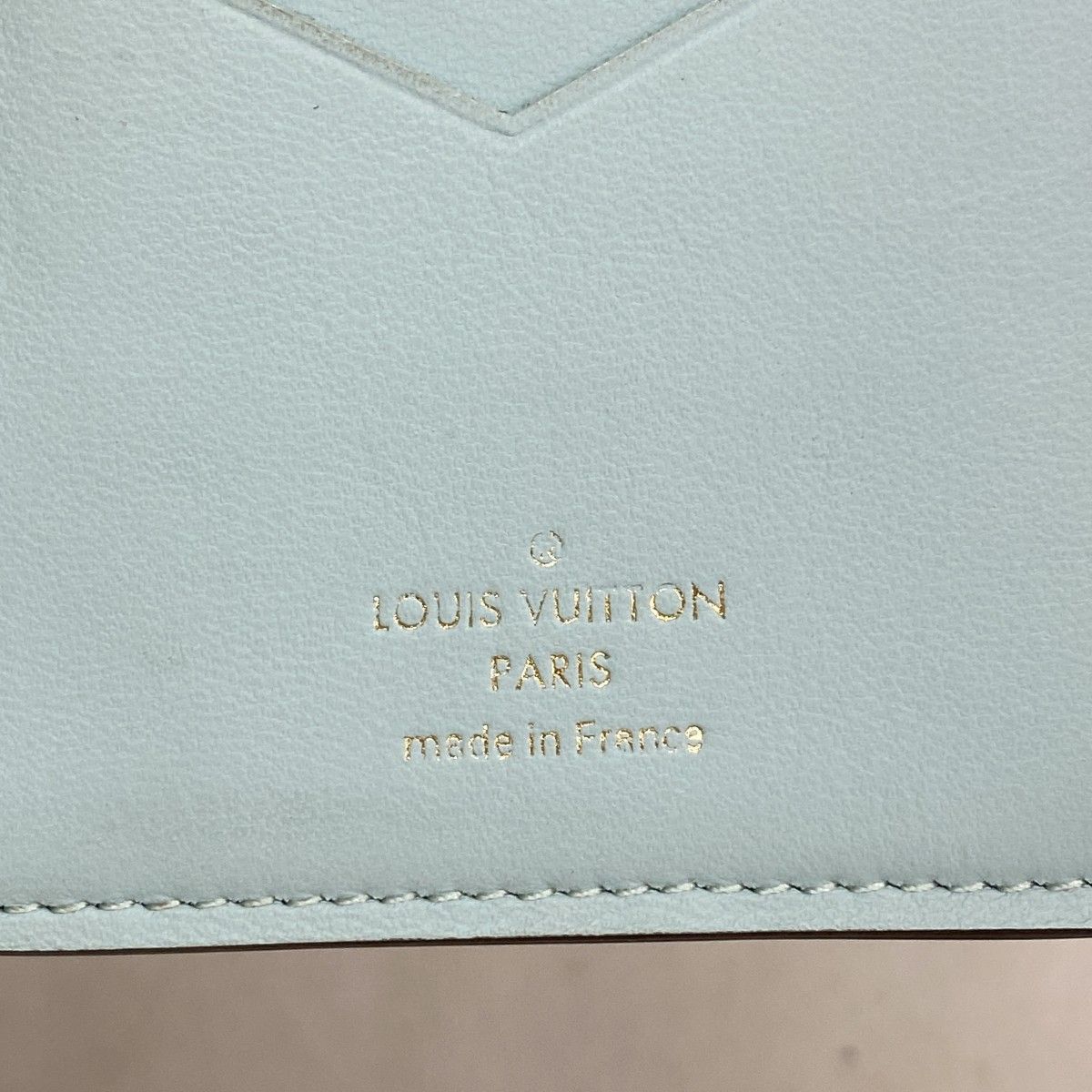 Louis Vuitton Wallet Taurillon LV Vertical Galle — view 4