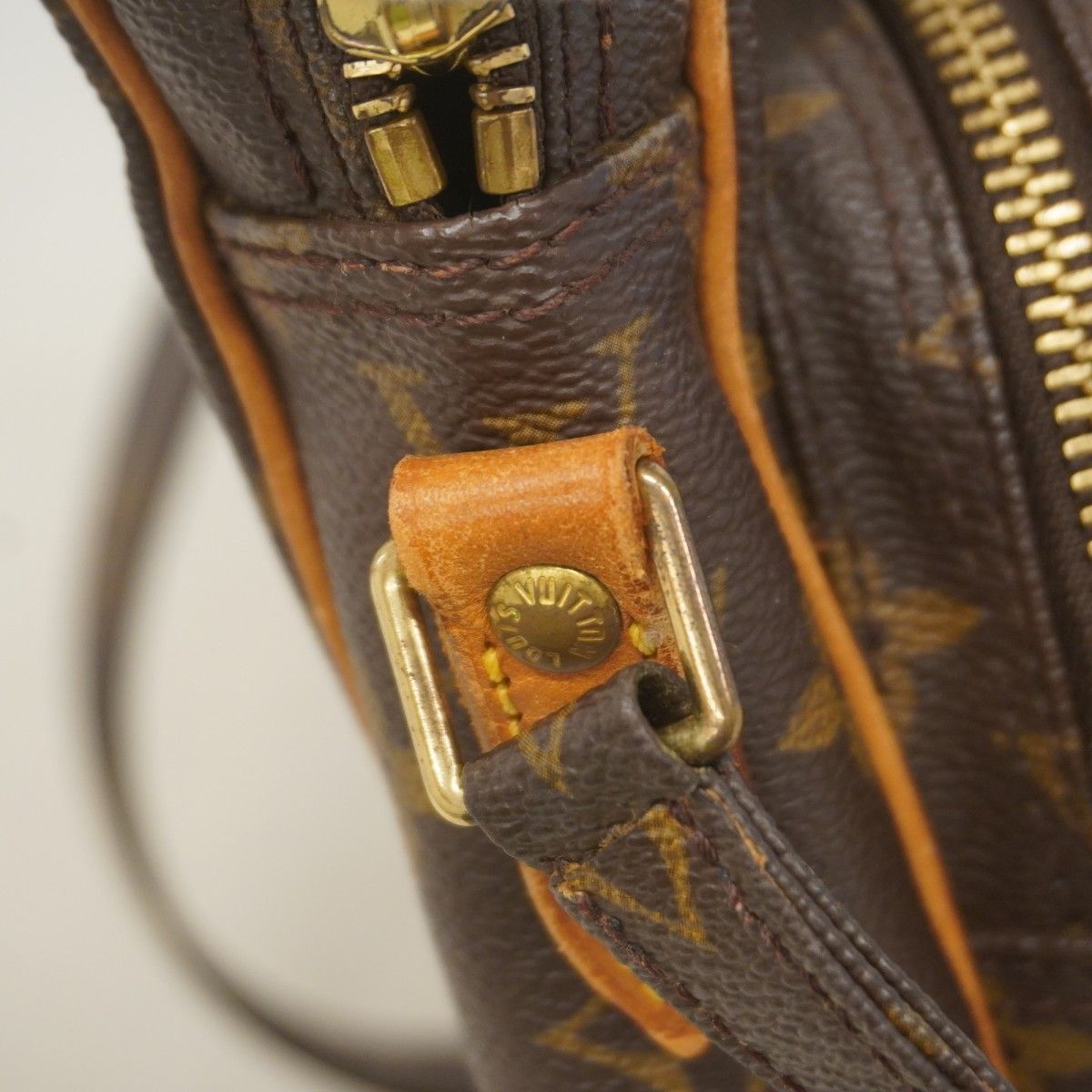 Louis Vuitton Shoulder Bag Monogram Amazon Brown — view 8