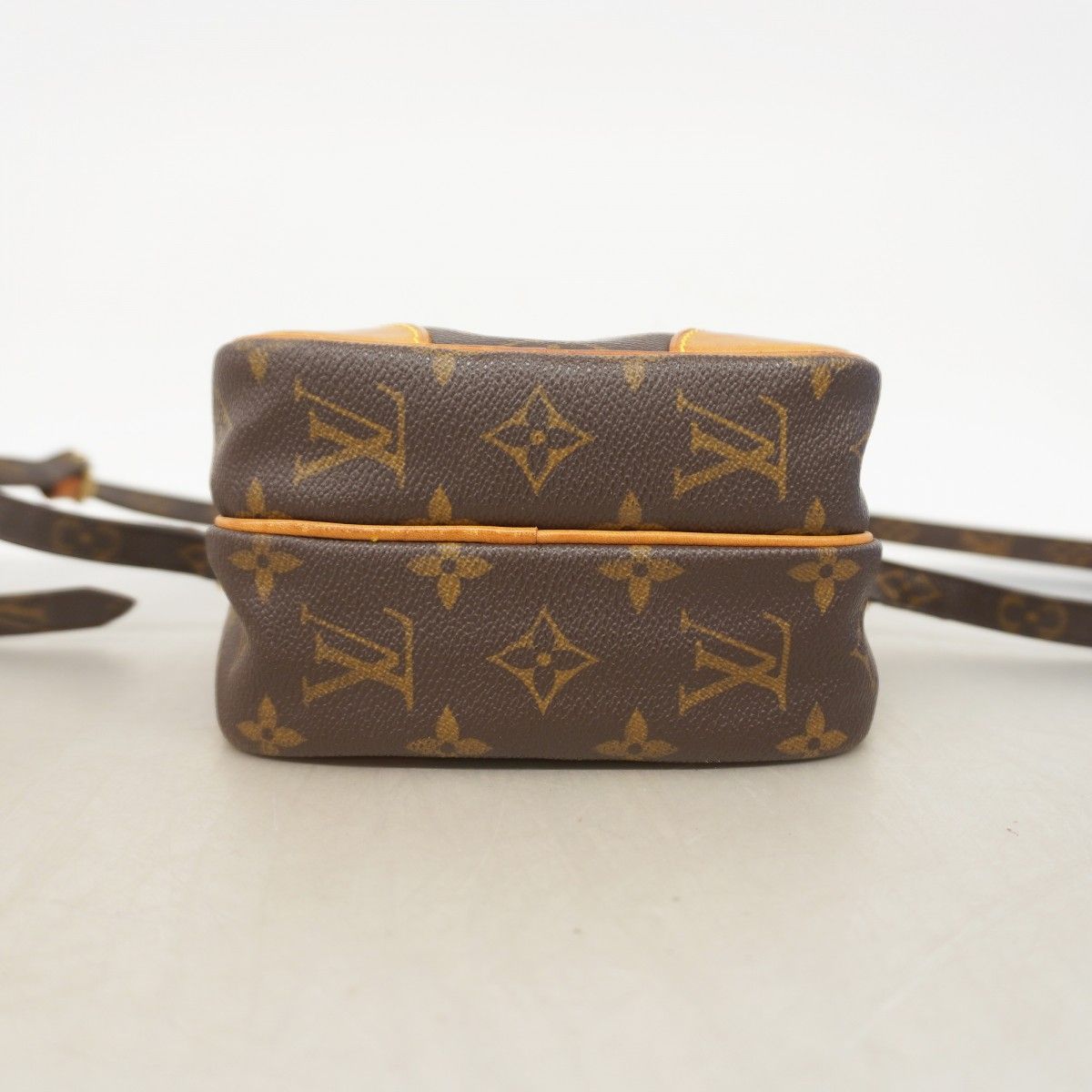 Louis Vuitton Shoulder Bag Monogram Amazon Brown — view 3