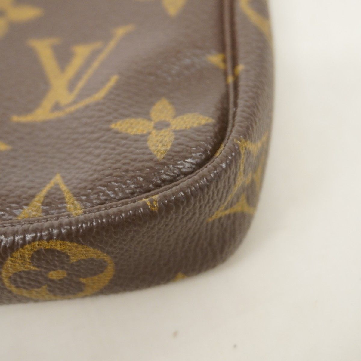 Louis Vuitton Pouch Monogram Mini Pochette Brown — view 8