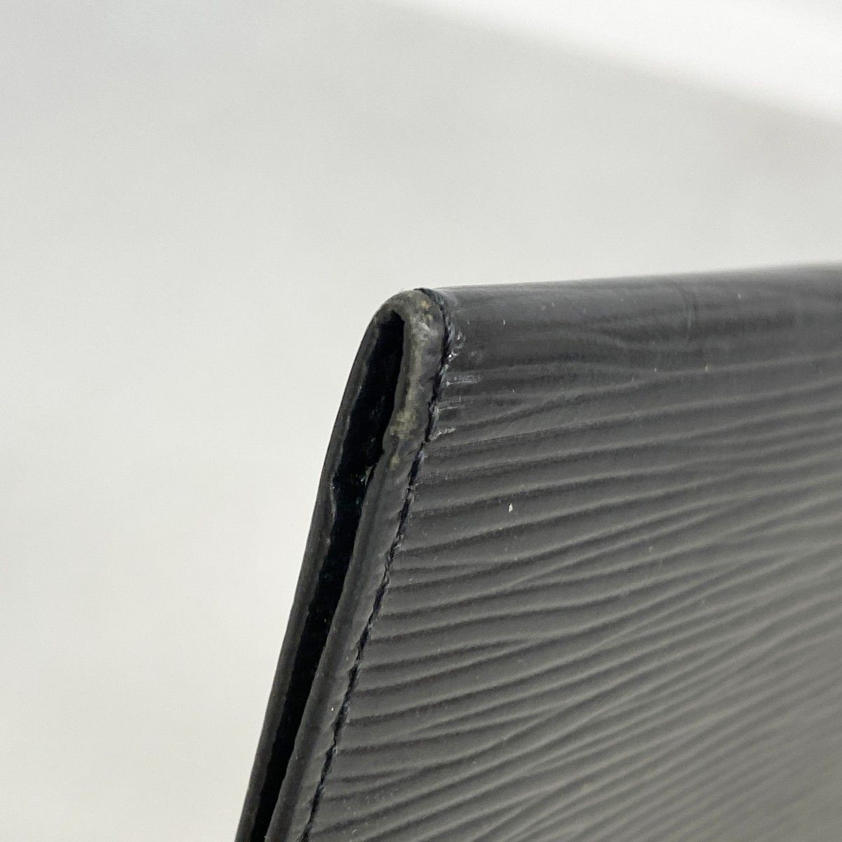 Louis Vuitton Card Case Epi Porte 2 Cult Vertical Noir — view 5