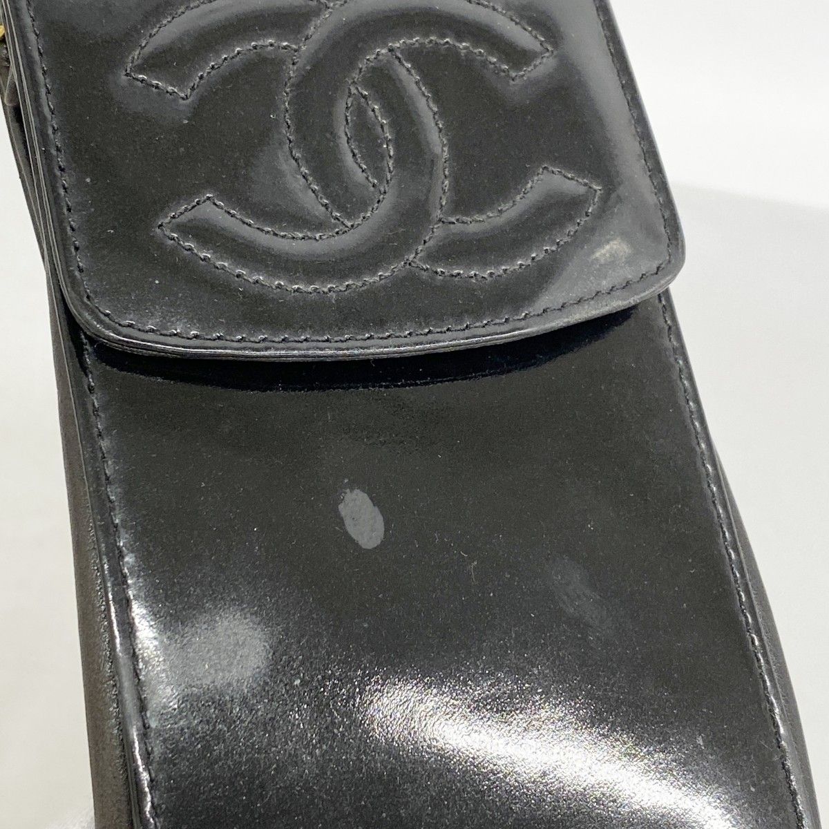 Chanel Shoulder Bag Patent Leather Black Gold — view 6