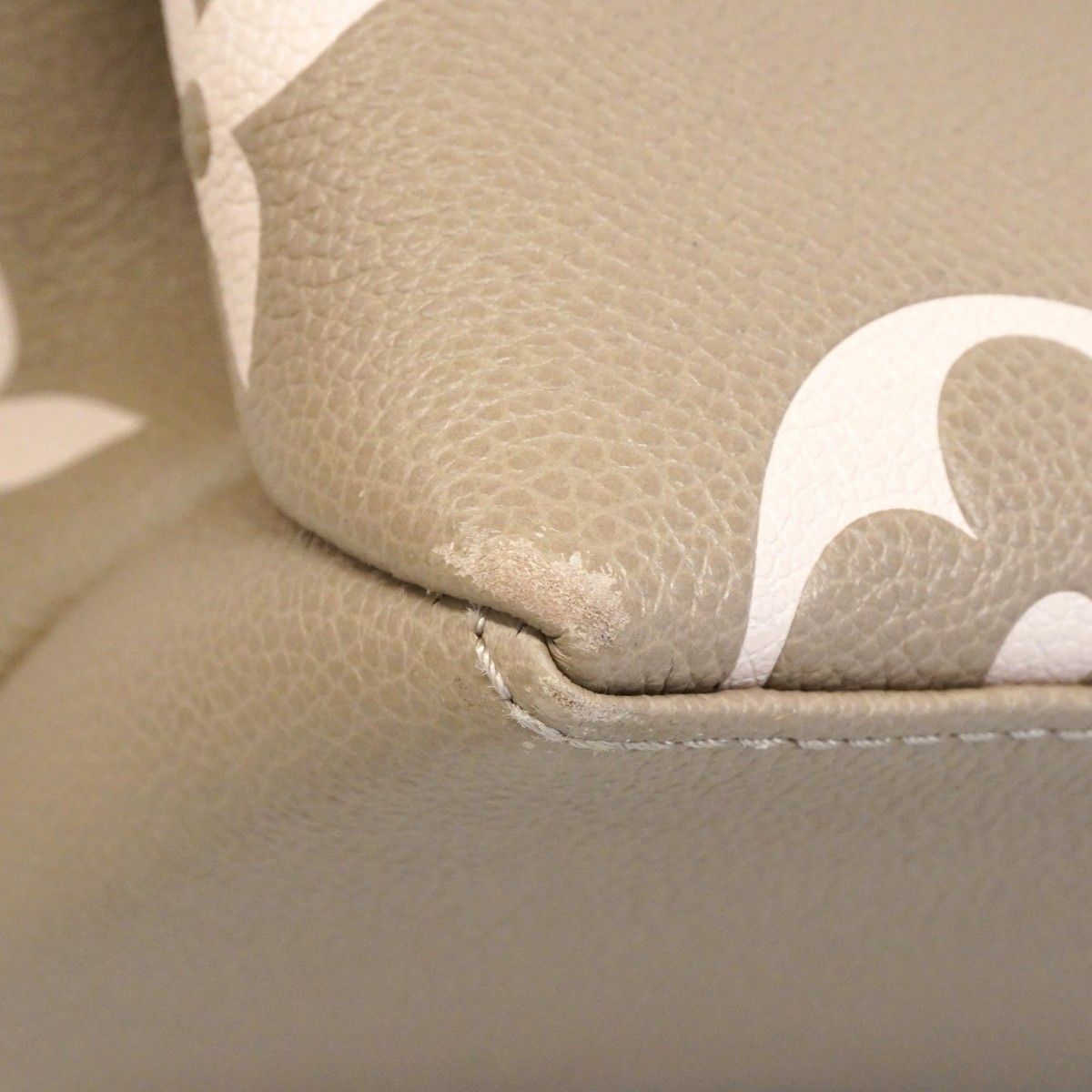 Louis Vuitton Handbag Monogram Empreinte Bicolor Petit Palais PM Tourterelle le — view 6