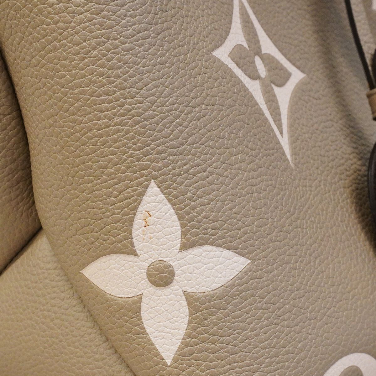 Louis Vuitton Handbag Monogram Empreinte Bicolor Petit Palais PM Tourterelle le — view 7