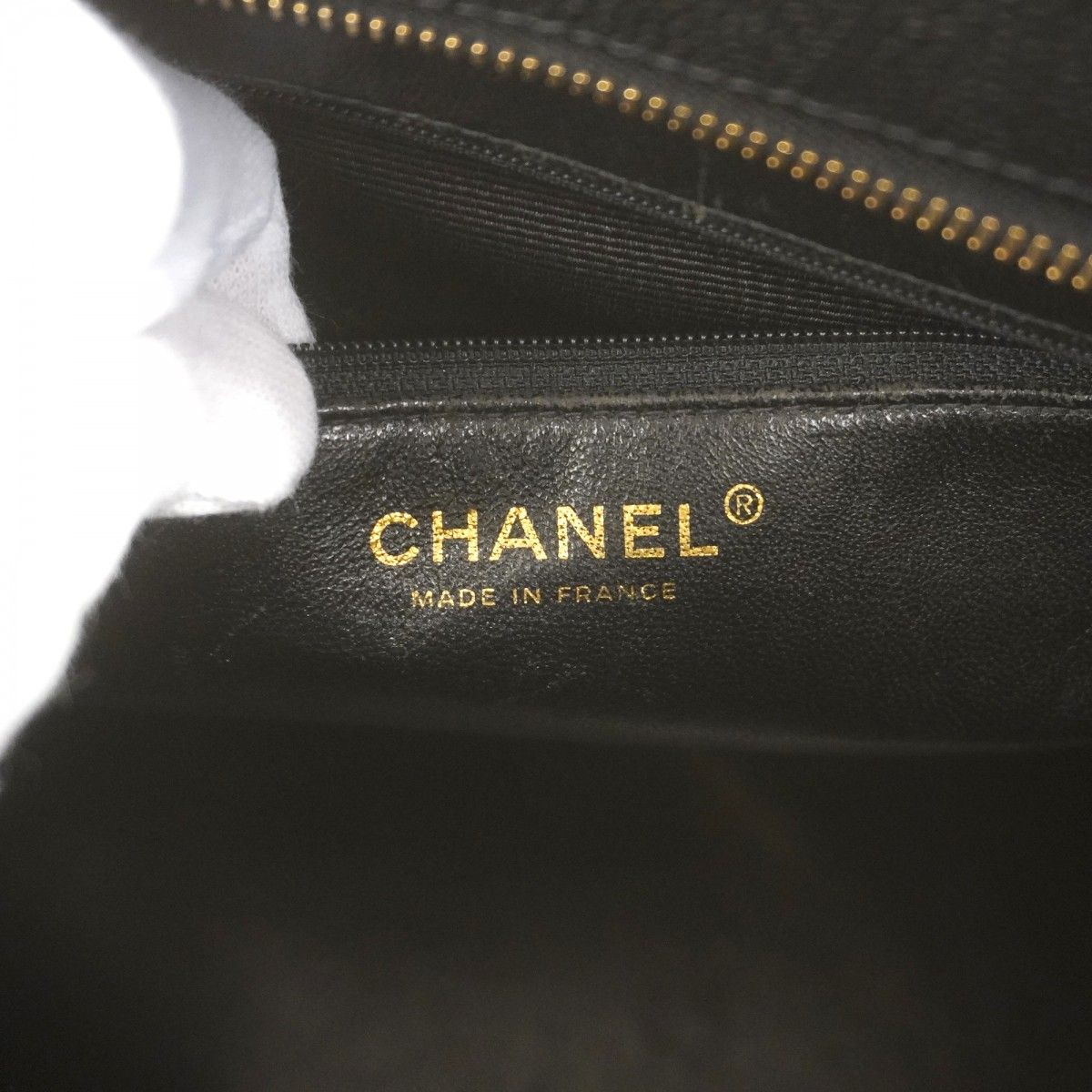 Chanel Tote Medallion Caviar Leather Black Gold — view 5