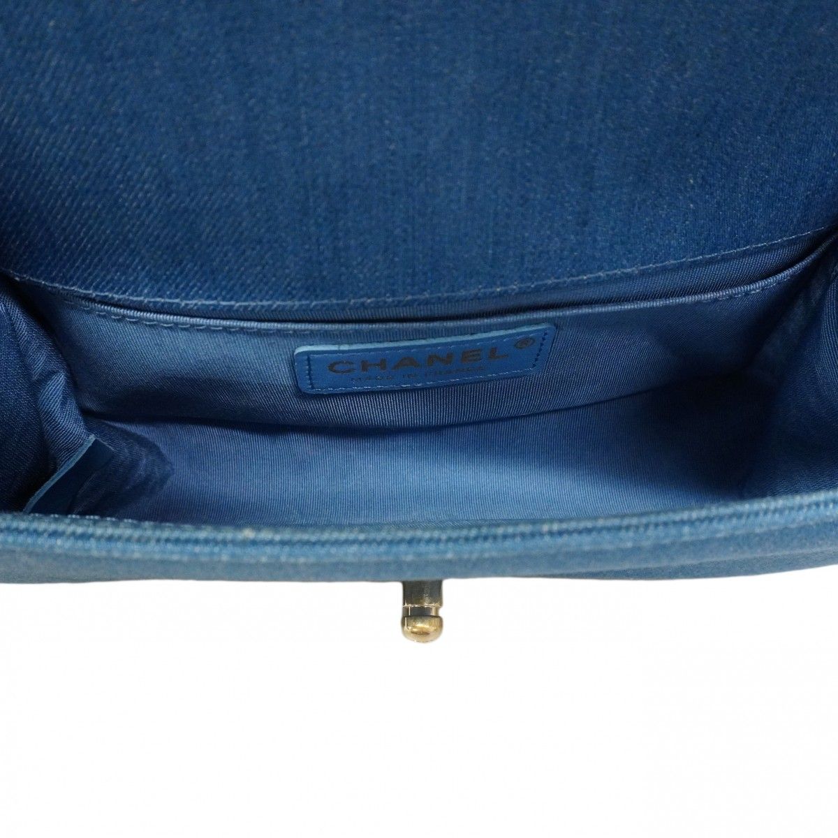 Chanel Shoulder Bag Denim Blue Chien Pants Gold — view 4