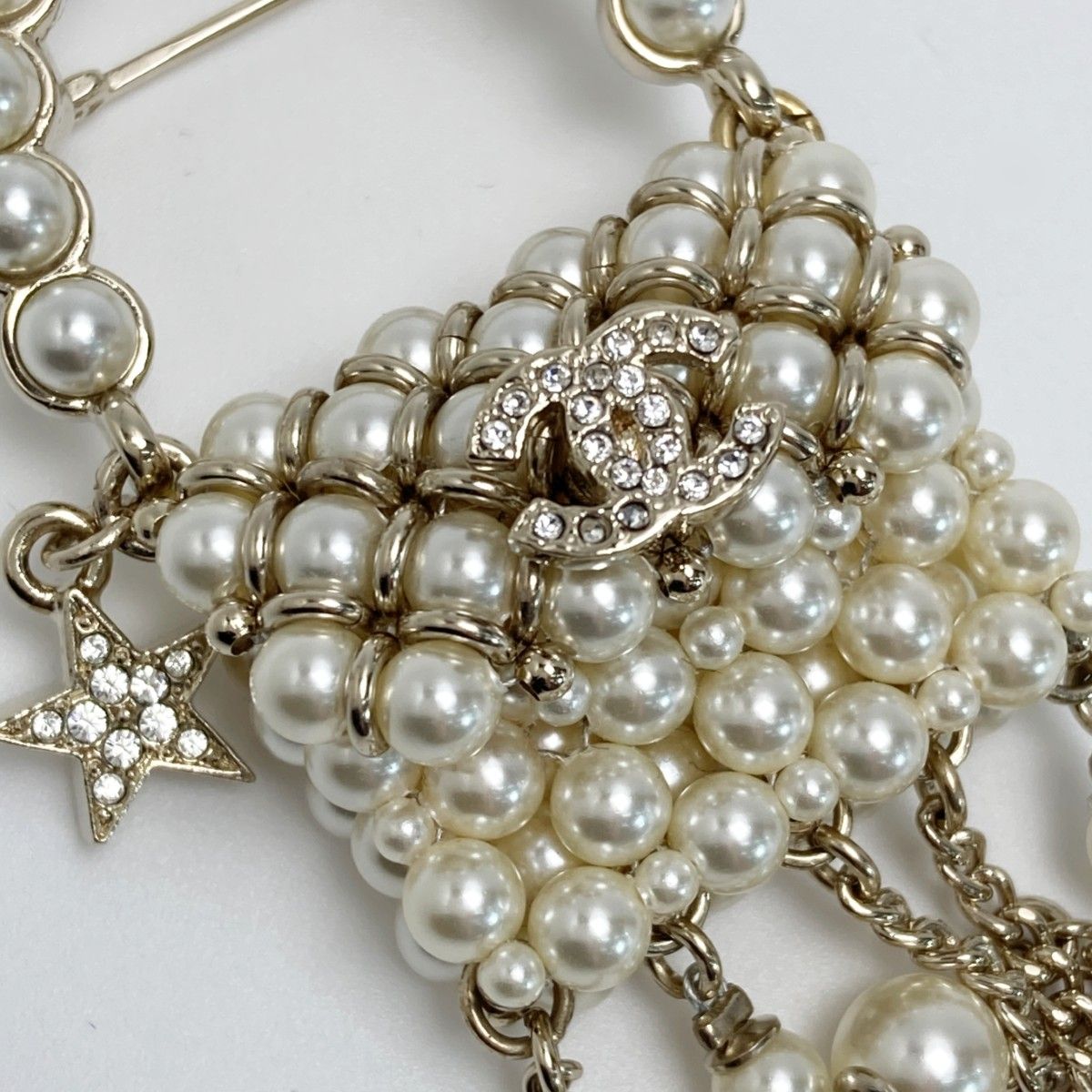 Chanel CC Logo Quilted Brooch Gold White Rhinestone Faux Pearl — view 3