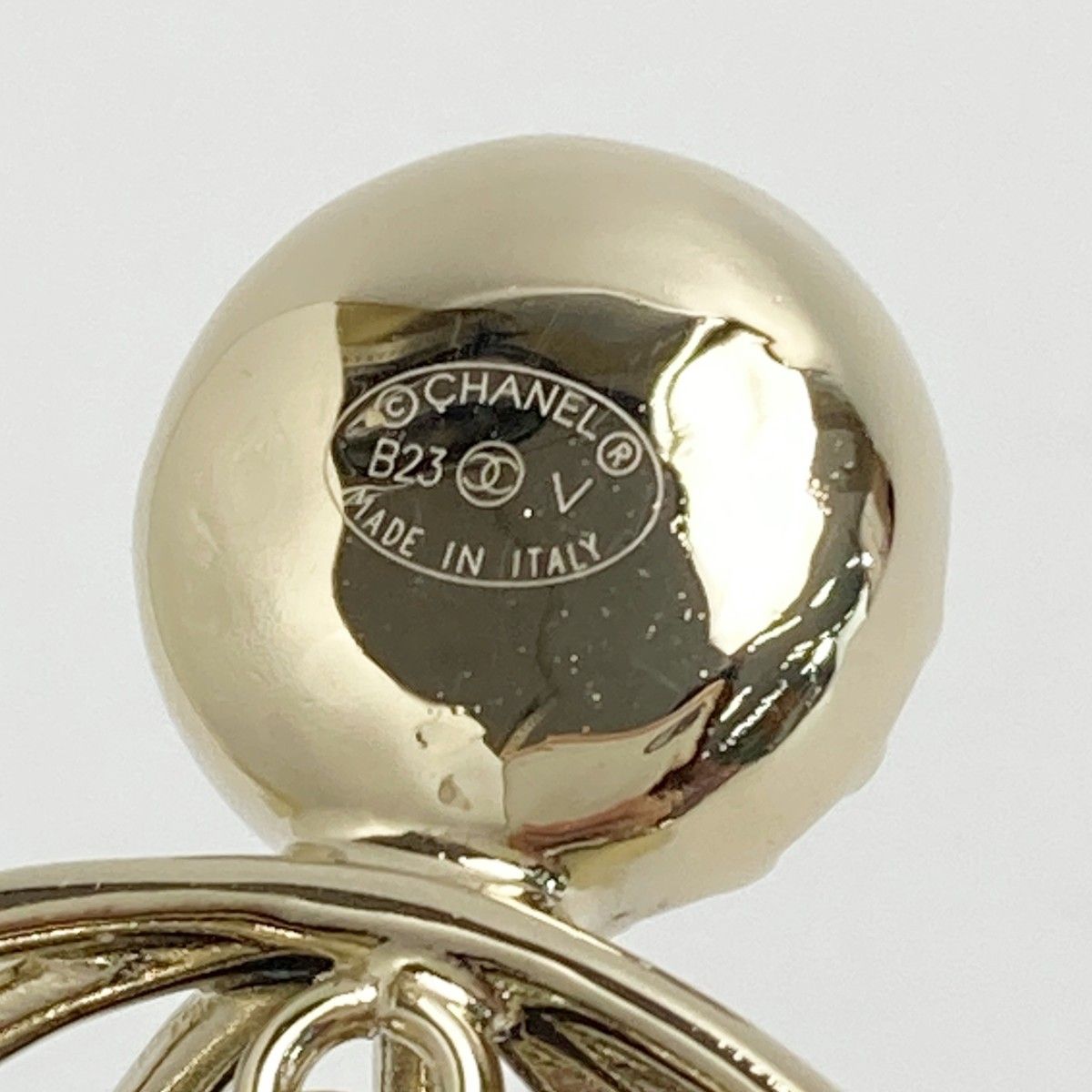 Chanel CC Logo Birdcage Brooch Gold Rhinestone Faux Pearl — view 4