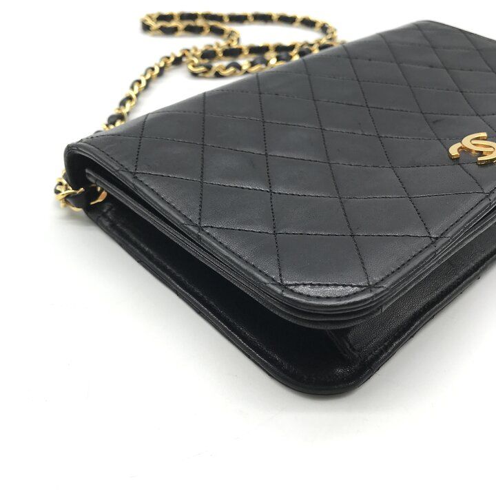 Chanel CC Logo Quilted Lambskin Chain Shoulder Bag Push Lock Black — view 5