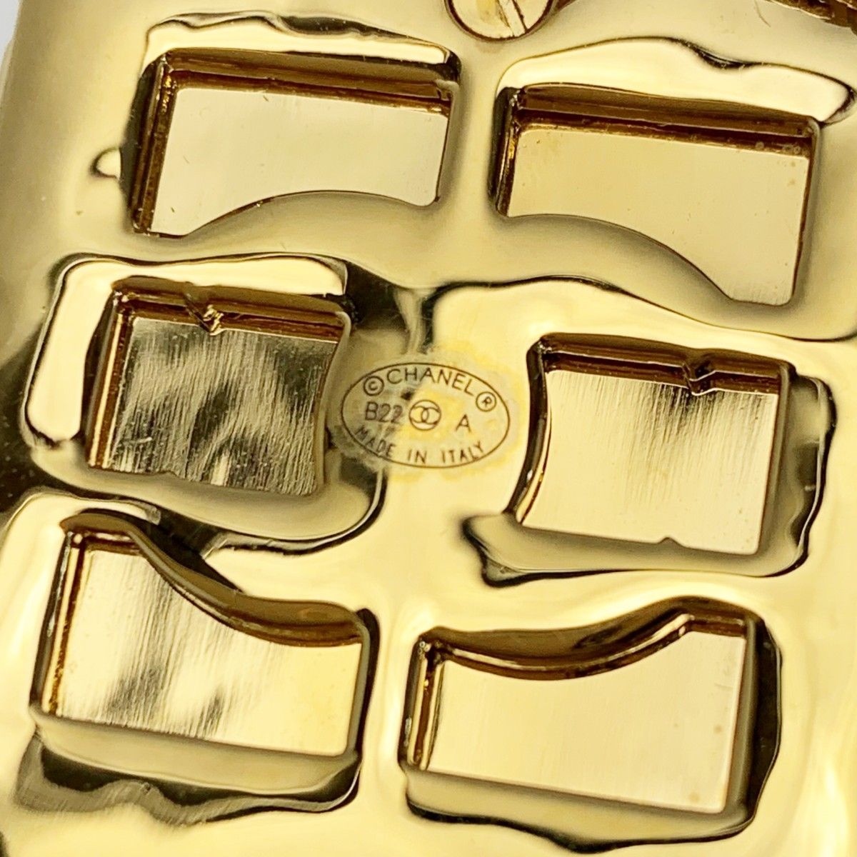 Chanel 31 Door Motif Brooch Plated Gold — view 5