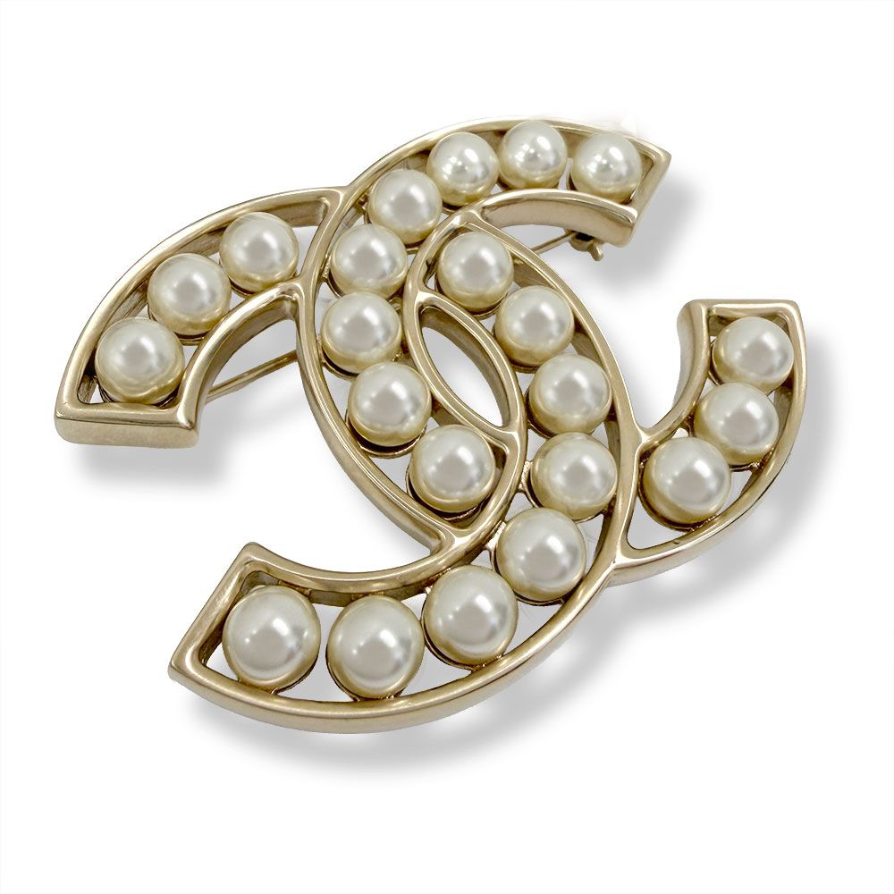 Chanel Logo Brooch Gold — view 2