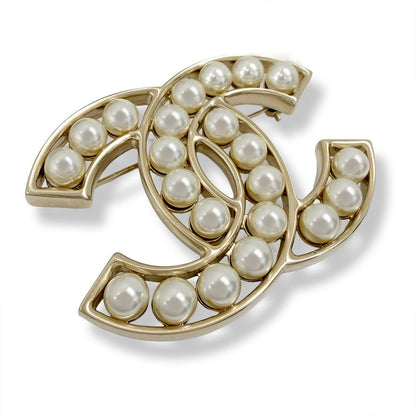 Chanel Logo Brooch Gold — view 2