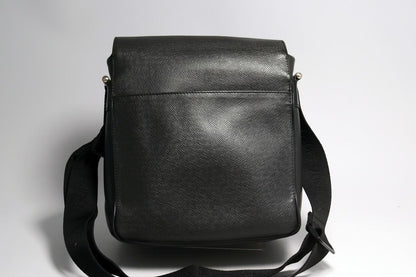 Louis Vuitton Taiga Leather Shoulder — view 2