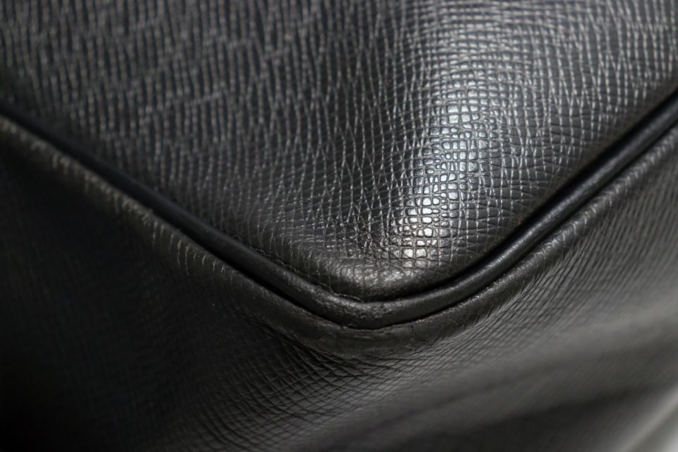 Louis Vuitton Taiga Leather Shoulder — view 5