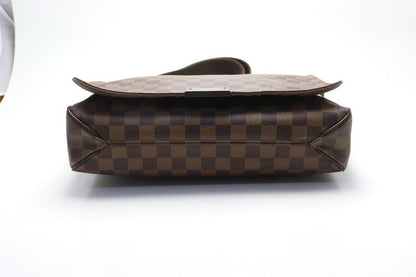 Louis Vuitton Damier District MM Leather Shoulder — view 3