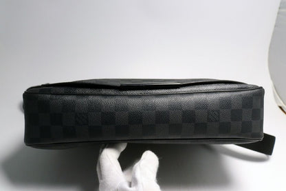Louis Vuitton Damier Graphite Daniel MM Leather Shoulder — view 3