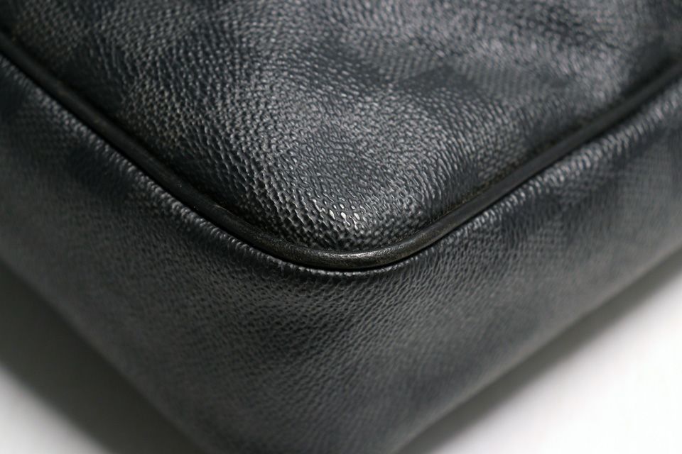 Louis Vuitton Damier Graphite Daniel MM Leather Shoulder — view 6