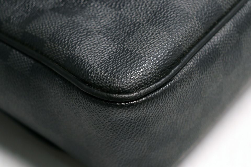 Louis Vuitton Damier Graphite Daniel MM Leather Shoulder — view 7