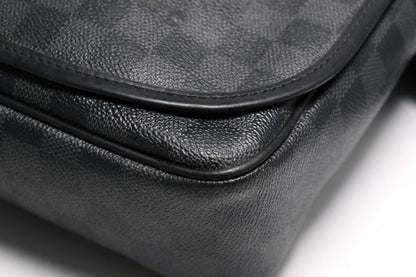 Louis Vuitton Damier Graphite Daniel MM Leather Shoulder — view 4