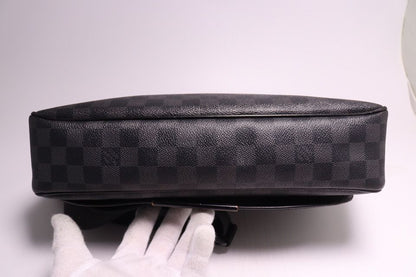 Louis Vuitton Damier Graphite Daniel MM Leather Shoulder — view 3