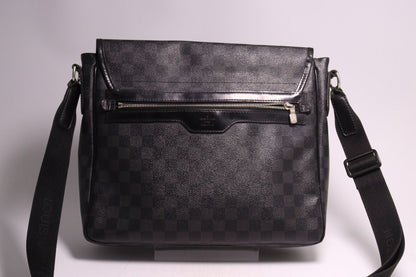 Louis Vuitton Damier Graphite Daniel MM Leather Shoulder — view 2