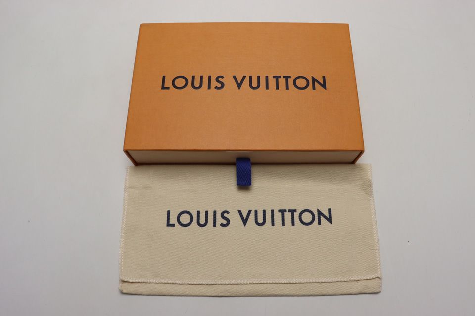 Louis Vuitton Monogram Empreinte Portefeuille Sarah Leather Bifold Wallet — view 8