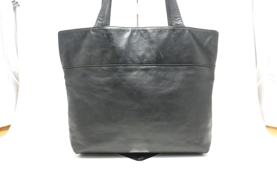 Chanel Jumbo CC Logo GD Leather Tote — view 2