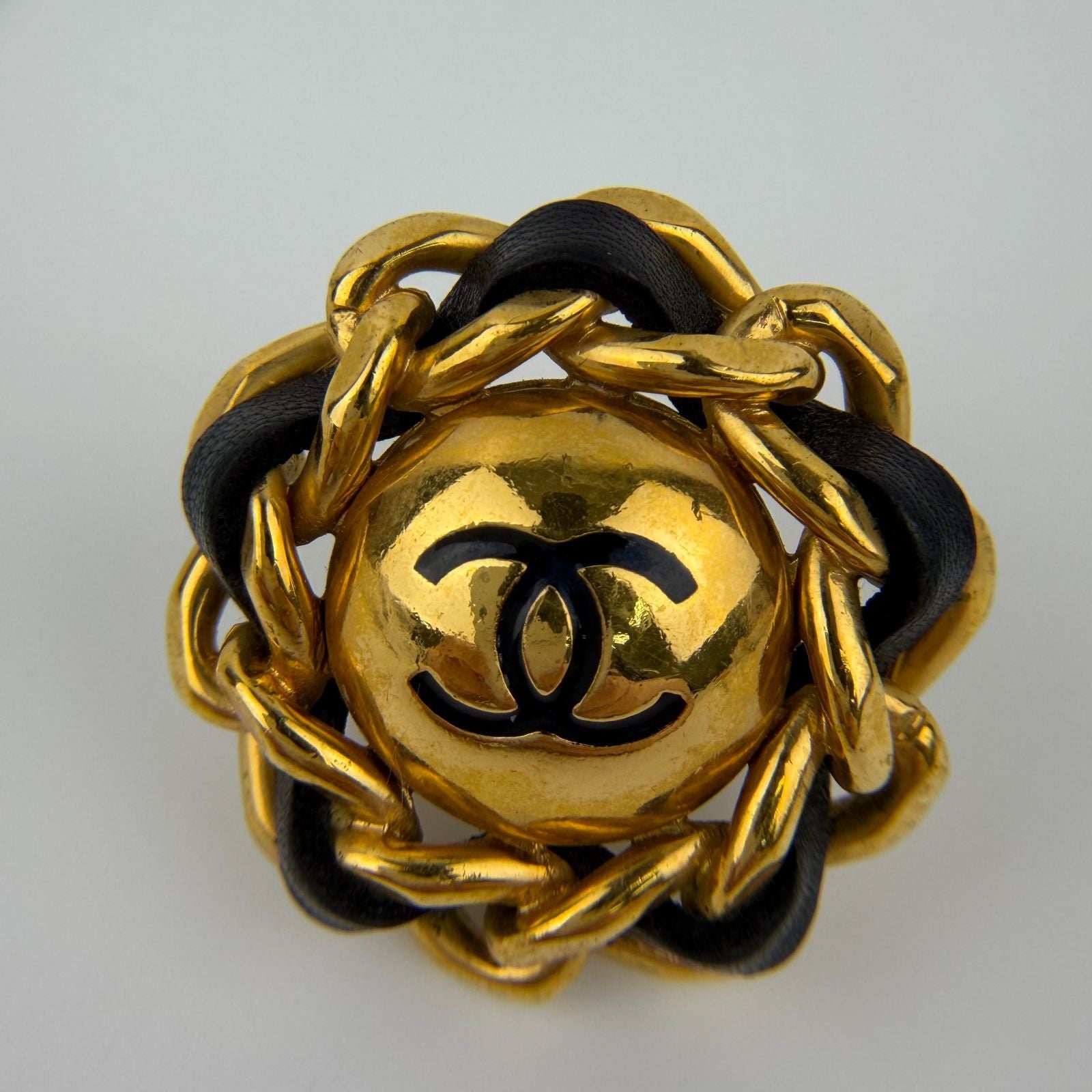 Chanel CC Logo Single Earrings Chain Gold Vintage — view 2