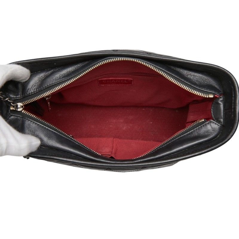Chanel CC Logo Gabriel de Crossbody Chain Shoulder Bag Black Leather — view 9