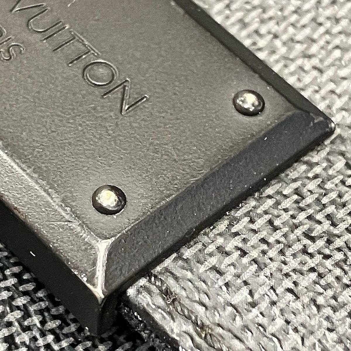 Louis Vuitton District MM Damier Graphite Shoulder Bag Leather — view 9