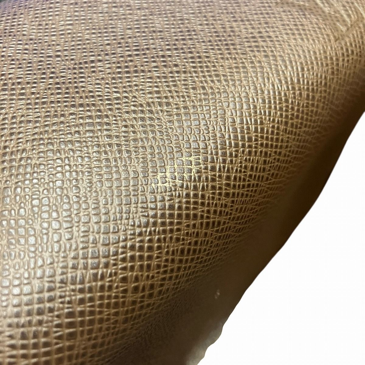 Louis Vuitton Trousse Yvan Taiga Second Bag Leather — view 6