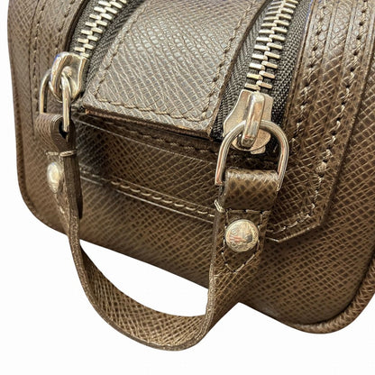 Louis Vuitton Trousse Yvan Taiga Second Bag Leather — view 8