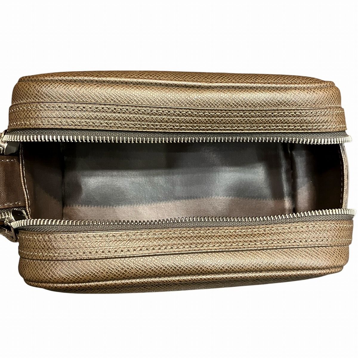 Louis Vuitton Trousse Yvan Taiga Second Bag Leather — view 5