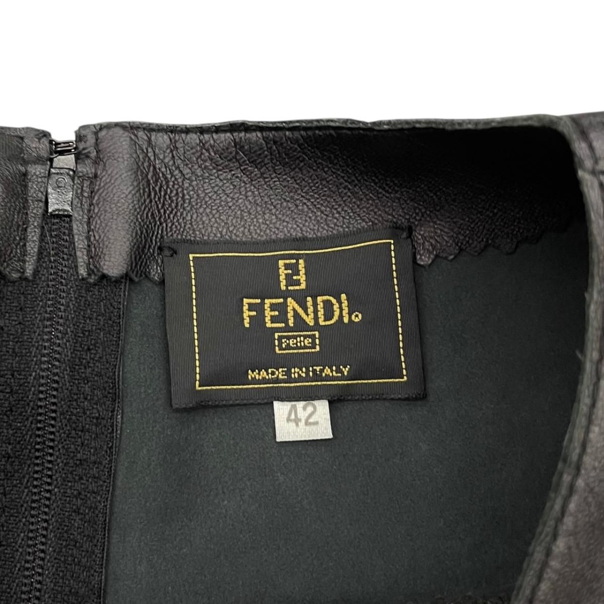 Fendi Short Sleeve T-Shirt Logo 42 Leather Black — view 9