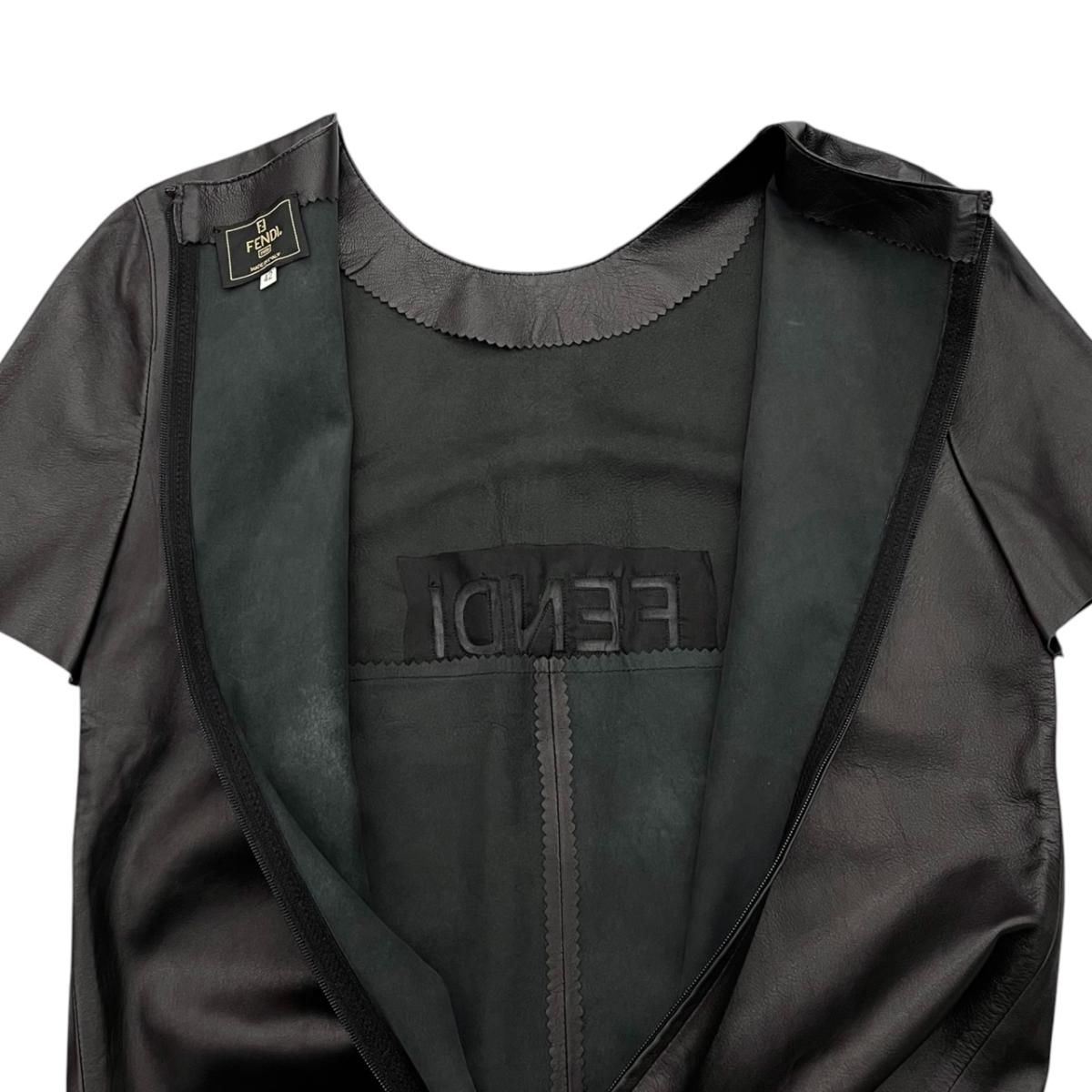 Fendi Short Sleeve T-Shirt Logo 42 Leather Black — view 7