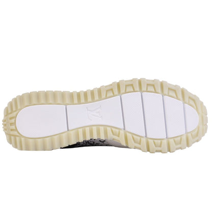 Louis Vuitton Sneakers Run Away — view 8