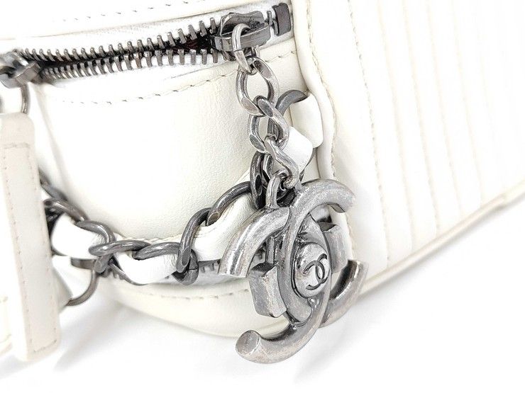 Chanel Shoulder Bag White Lambskin Quilted CC Logo Chain Gunmetal — view 5