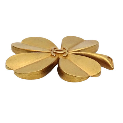 Chanel Brooch CC Logo Clover Gold — view 4