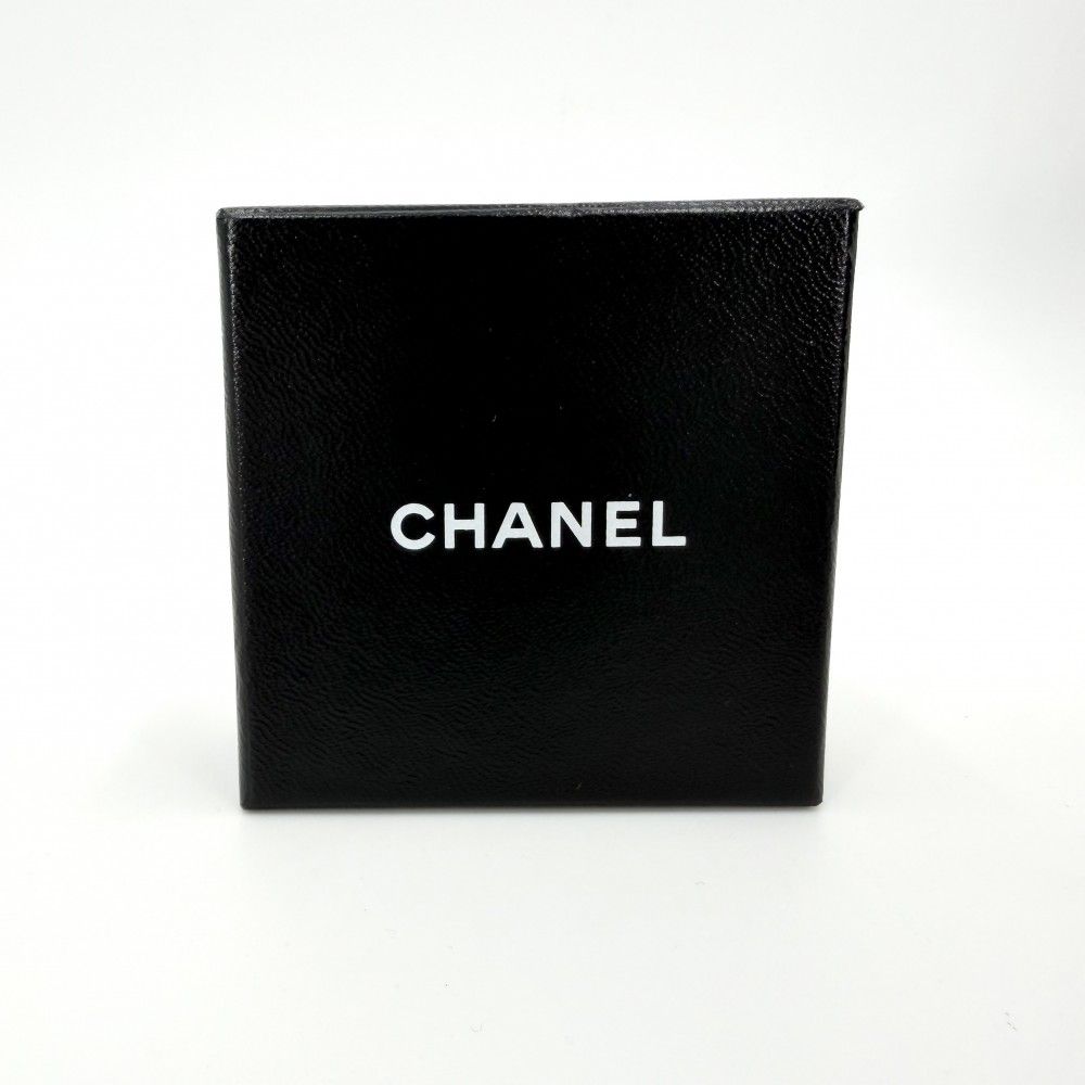 Chanel Brooch CC Logo National Flag Vintage Heart White Blue 3.7 — view 8