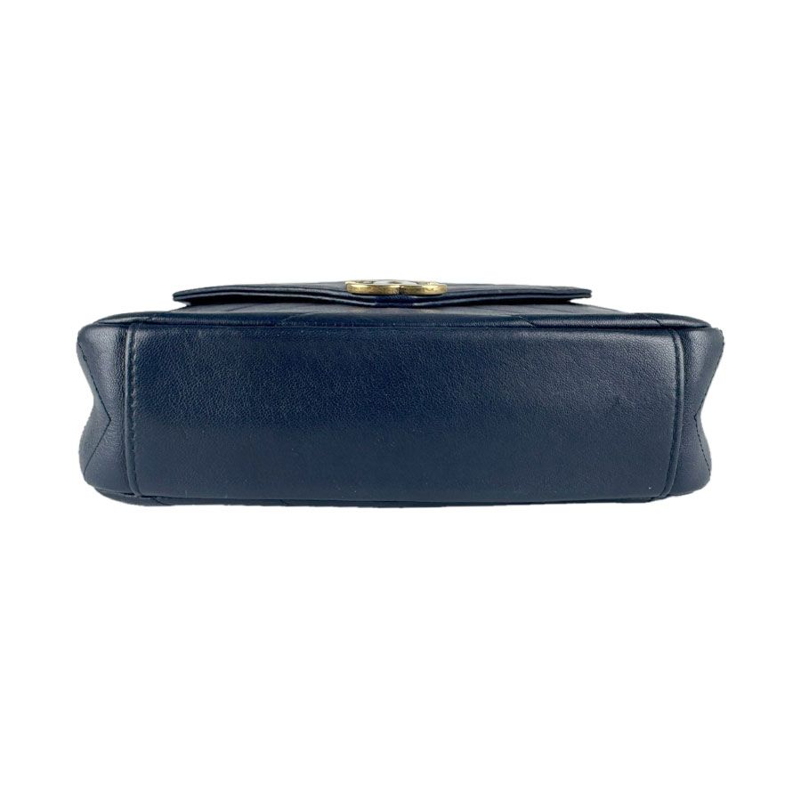 Chanel Shoulder Bag Navy — view 4