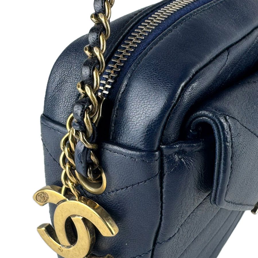 Chanel Shoulder Bag Navy — view 7