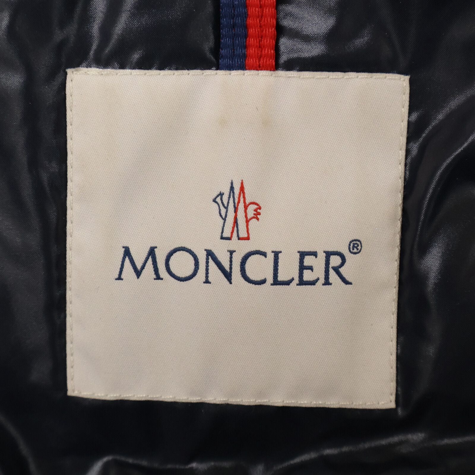 Moncler Badyfur Down Jacket 00 — view 5