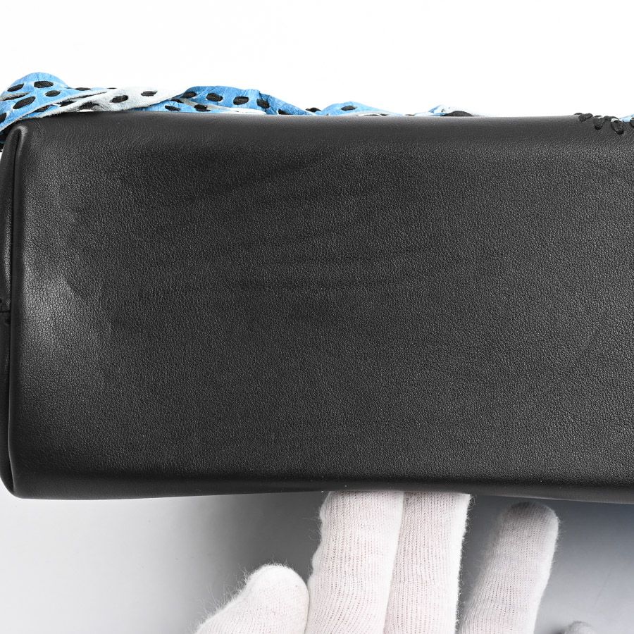 Louis Vuitton Handbag Capucines MM — view 8