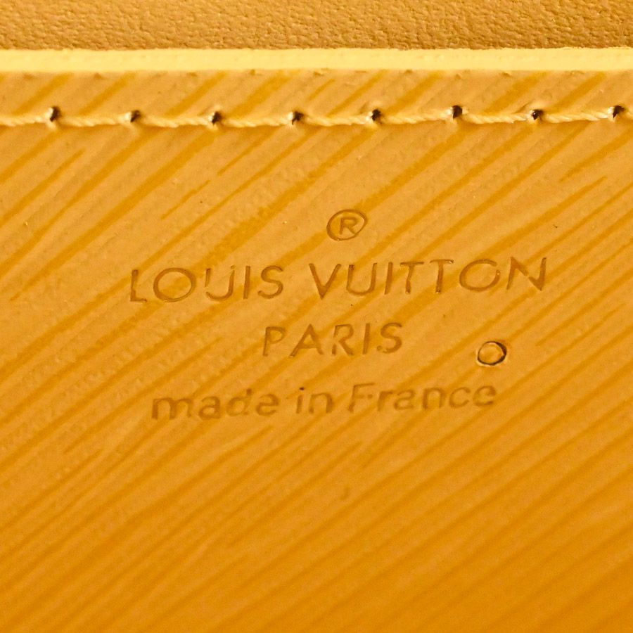 Louis Vuitton Shoulder Bag Twist MM — view 6
