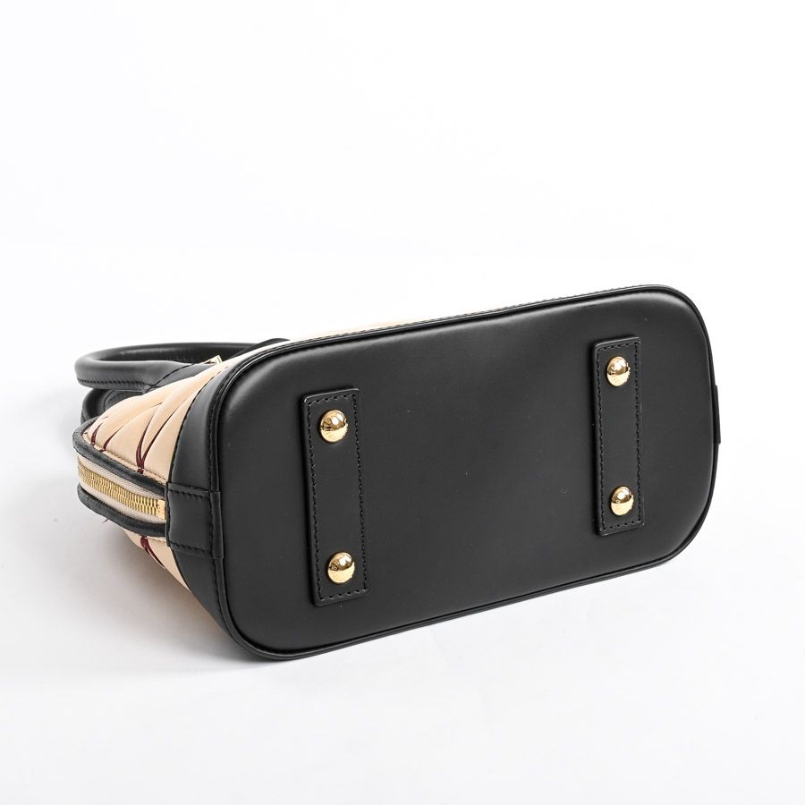 Louis Vuitton Handbag Alma BB — view 5