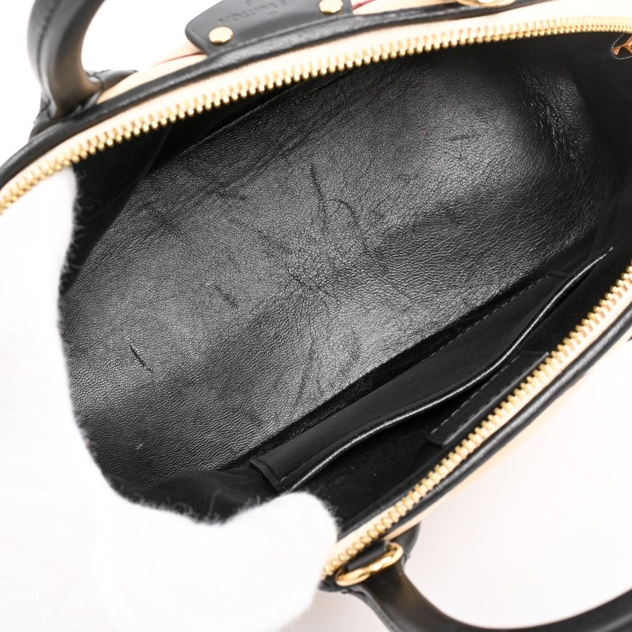 Louis Vuitton Handbag Alma BB — view 4