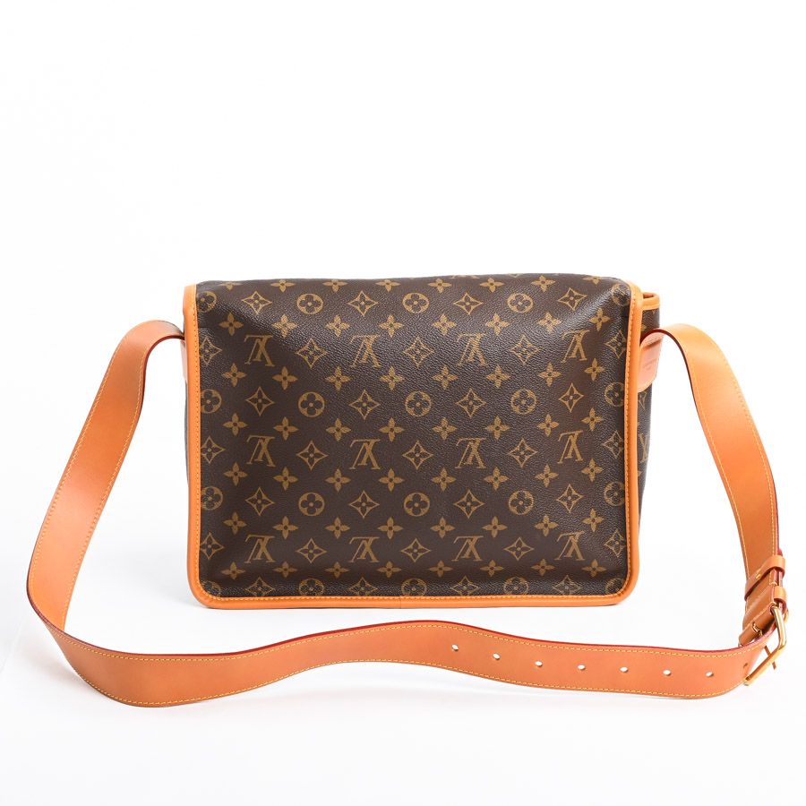 Louis Vuitton Shoulder Bag Satchel Messenger — view 3